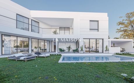 Detached home 393sqm for sale-