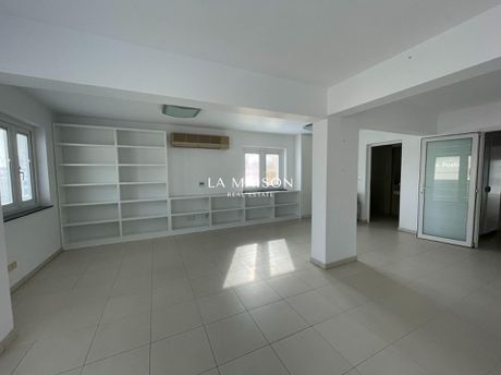 Business bulding 531sqm for sale-Leivadia