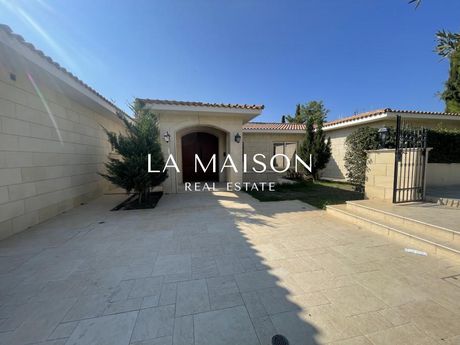 Villa 650sqm for sale-