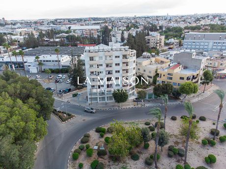 Business bulding 997sqm for sale-