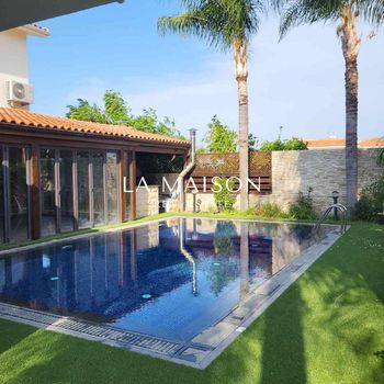Detached home 250sqm for rent-Asinou