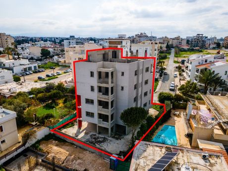 Business bulding 711sqm for sale-