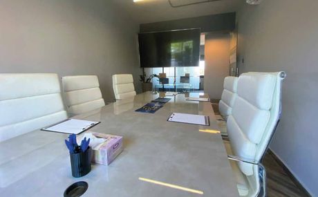 Business bulding 708sqm for sale-