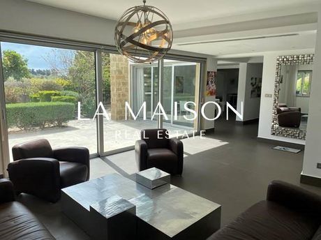 Villa 210sqm for sale-