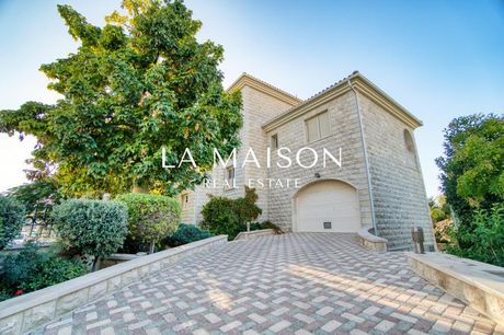 Villa 396sqm for sale-