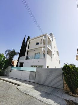 Villa 370sqm for sale-