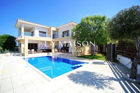 Villa 300sqm for sale-
