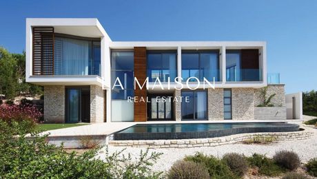 Villa 280sqm for sale-