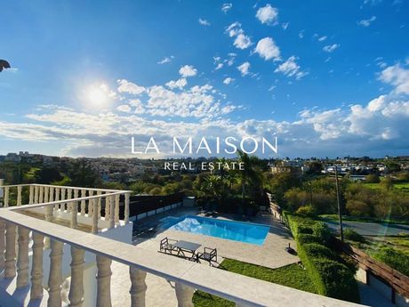 Villa 300sqm for sale-