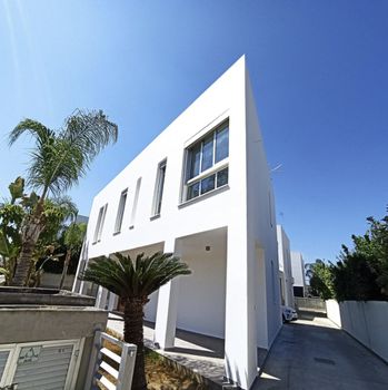 Detached home 250sqm for sale-