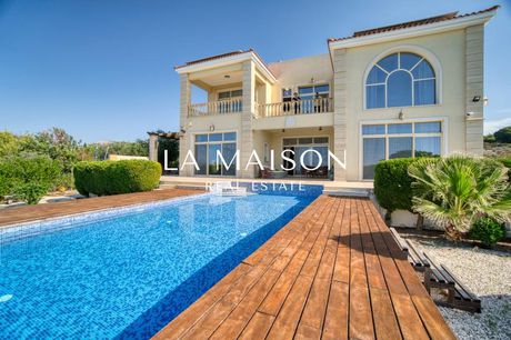 Villa 368sqm for sale-