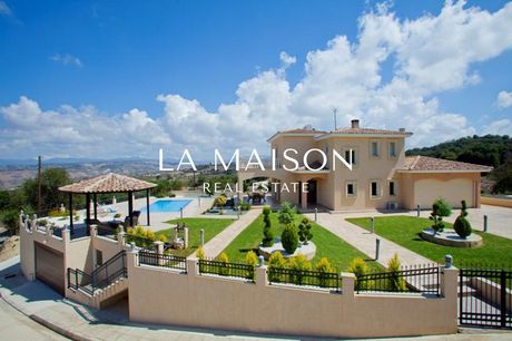 Villa 365sqm for sale-