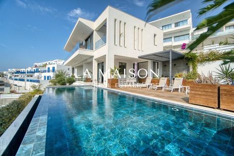 Villa 572sqm for sale-
