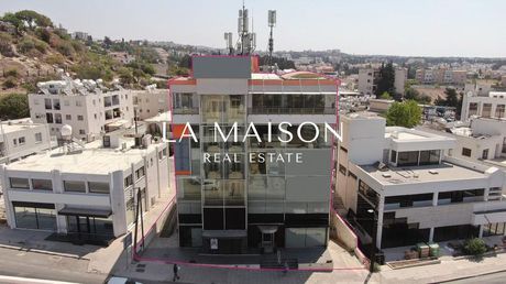 Business bulding 1.341sqm for sale-