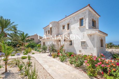 Villa 245sqm for sale-