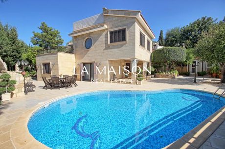 Villa 321sqm for sale-