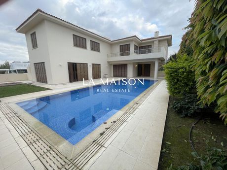 Detached home 380sqm for rent-