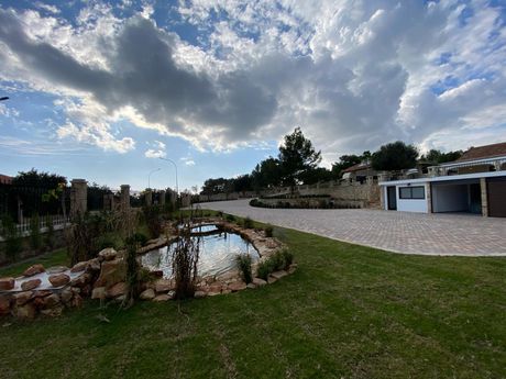 Detached home 480sqm for rent-