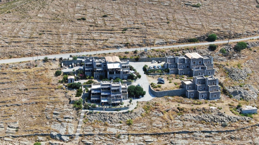 Βίλλα 2.577 τ.μ. προς πώληση, Κυπάρισσος Οιτύλου
