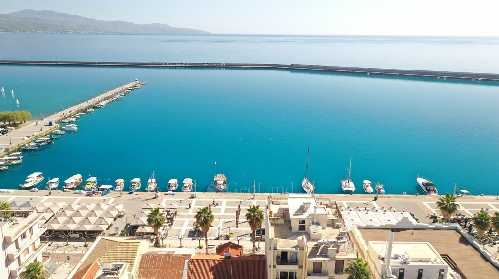 Επιχειρηματικό κτίριο 460 τ.μ. πρός ενοικίαση, Μεσσηνία, Καλαμάτα