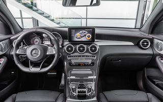 Mercedes-Benz GLC Coupe 2022 350e AMG-thumb-4