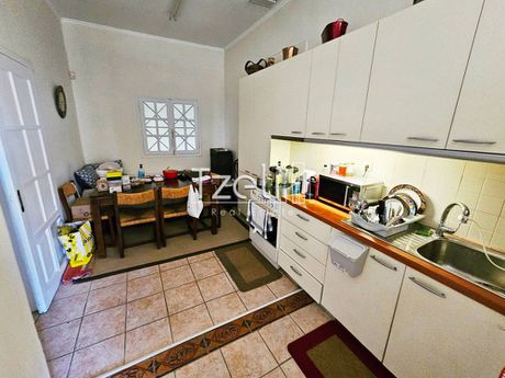 Building 180sqm for sale-Patra » Patra Centre
