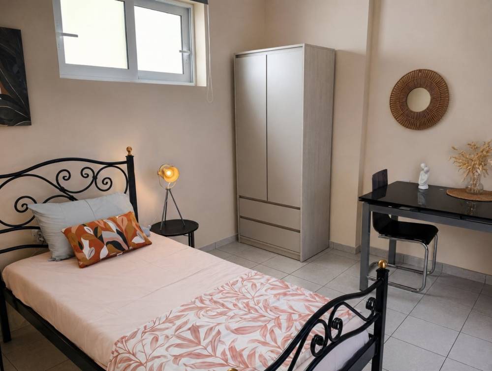 Studio 27 sqm for rent, Magoula, Rio