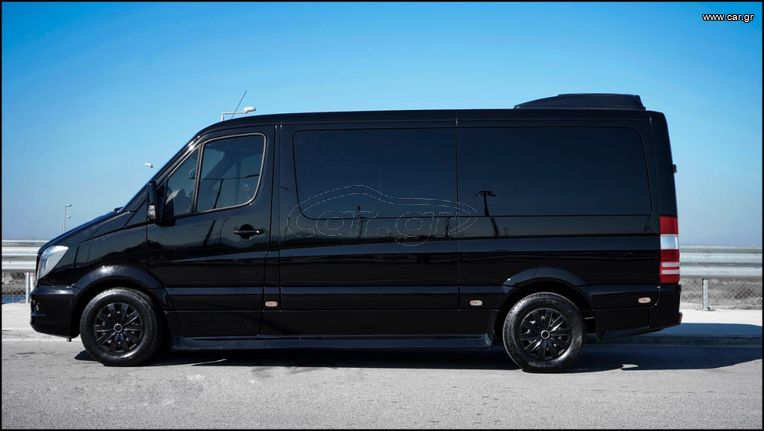 Mercedes-Benz '17 Sprinter 13 seats