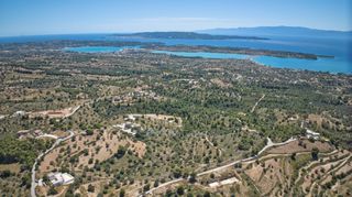 Αγροτεμάχια 32.000 τ.μ. προς πώληση, Βερβερούδα-thumb-5