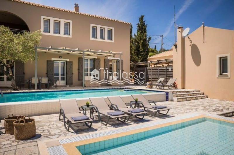 Συγκρότημα διαμερισμάτων 378 τ.μ. πρός πώληση, Ν. Κεφαλονιάς, Κεφαλονιά