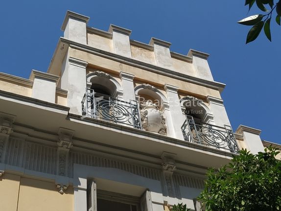 Business bulding 430 sqm for rent, Piraeus, Freattida