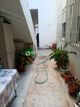 Οικόπεδο 180τ.μ. για πώληση-Ταμπούρια