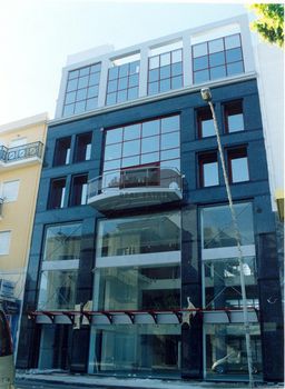 Business bulding 1.110sqm for rent-Volos » Center