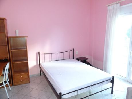 Studio 40sqm for rent-Mpizanio » Pedini