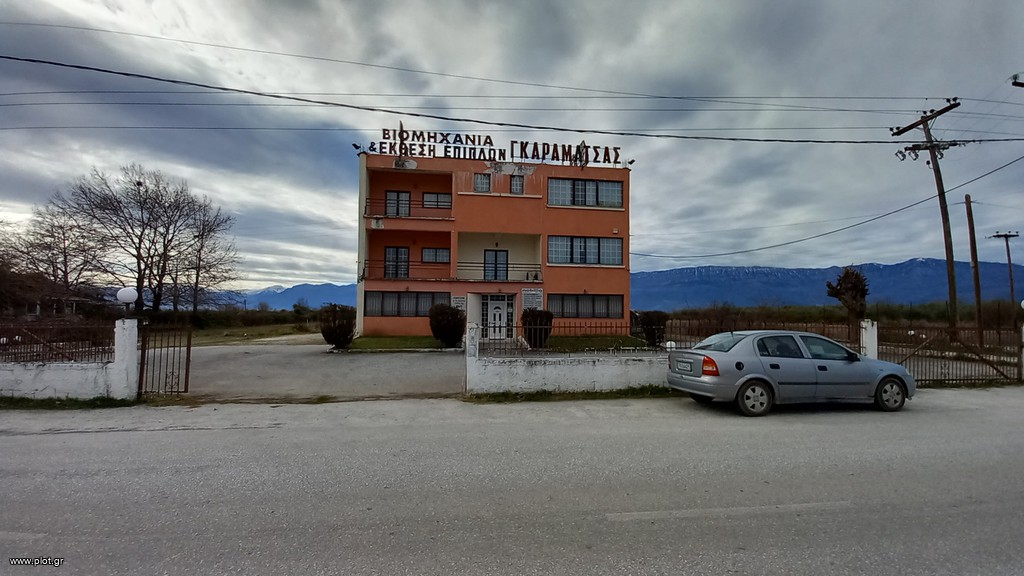 Επιχειρηματικό κτίριο 1.800 τ.μ. προς ενοικίαση, Κέντρο Τρικάλων