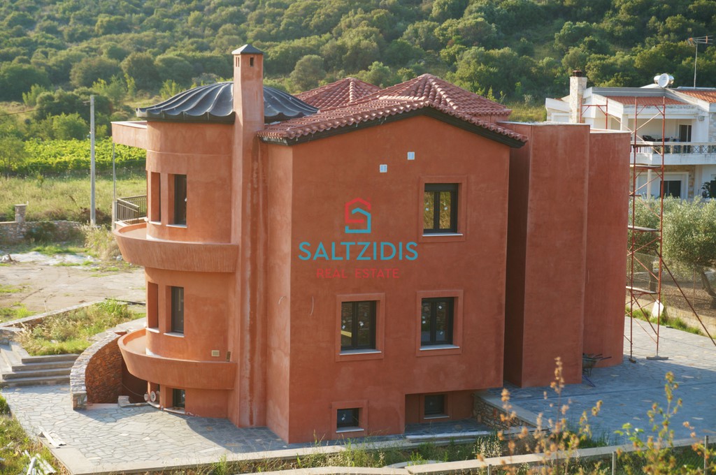 Βίλλα 340 τ.μ. πρός πώληση, Ν. Καβάλας, Ελευθερές