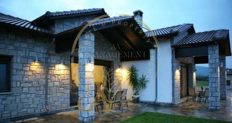Apartment complex 380sqm for sale-Amfikleia » Center