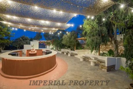 Hall 191sqm for rent-Antiparos » Main Town - Chora