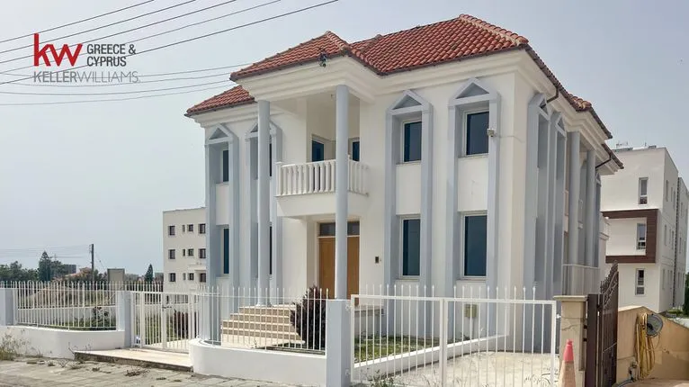 Detached home 305 sqm for sale, Larnaca, Aradipou