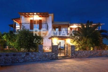 Hotel 1.800sqm for sale-Skiathos » Main Town - Chora