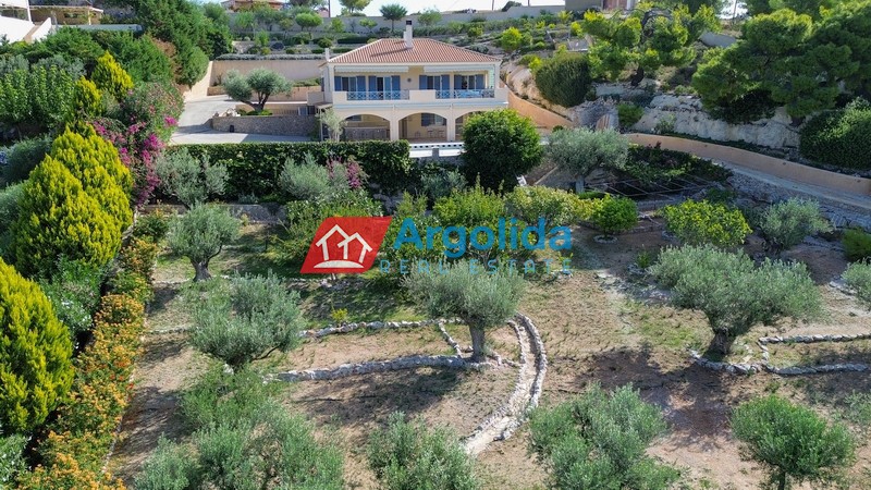 Μονοκατοικία 240 τ.μ. προς πώληση, Βερβερούδα