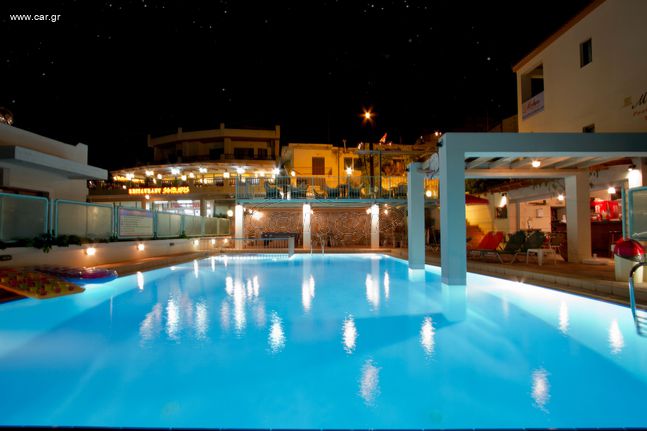 POOL BAR XANIA PLATANIAS