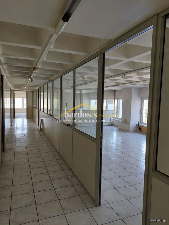 Επιχειρηματικό κτίριο 1.550 τ.μ. προς ενοικίαση, Περιστέρι