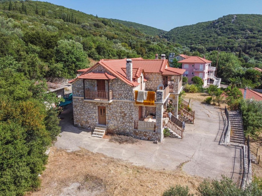 Βίλλα 271 τ.μ. πρός πώληση, Αρκαδία, Τρόπαια