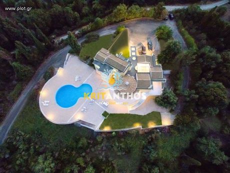 Villa 1.000sqm for sale-Corfu