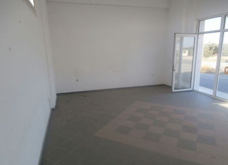 Store 50sqm for rent-Moudania » Nea Moudania