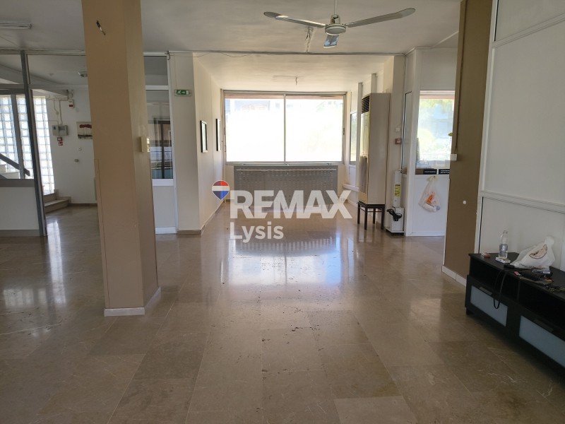 Επιχειρηματικό κτίριο 1.137 τ.μ. προς πώληση, Πόρτο Ράφτη