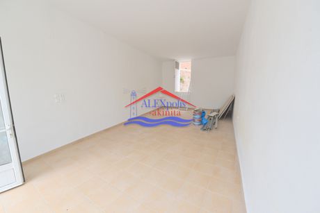 Store 44sqm for sale-Feres » Center