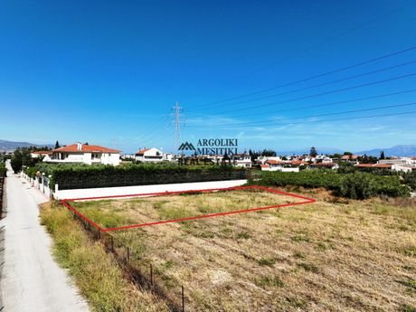 Land plot 680 sqm for sale