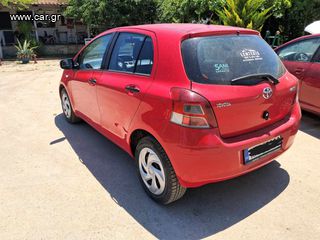 Toyota Yaris 2011-thumb-2